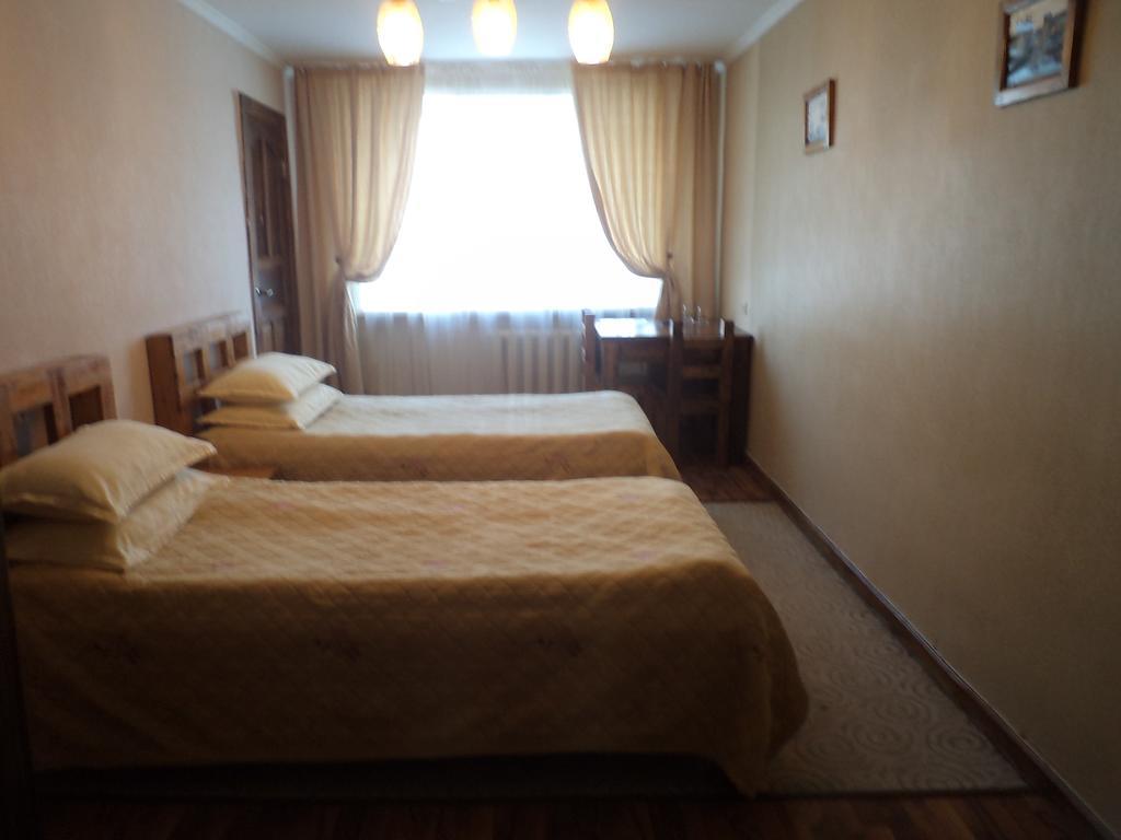 Galirad Hotel Ustʼ-Kamenogorsk Quarto foto